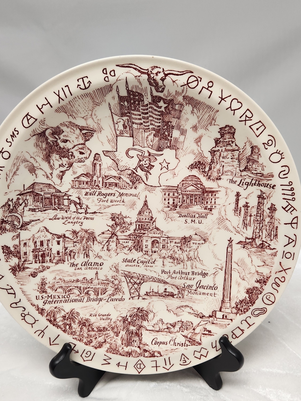 Cream Texas Landmark Decorative Dinner Plate with Brown Illustration